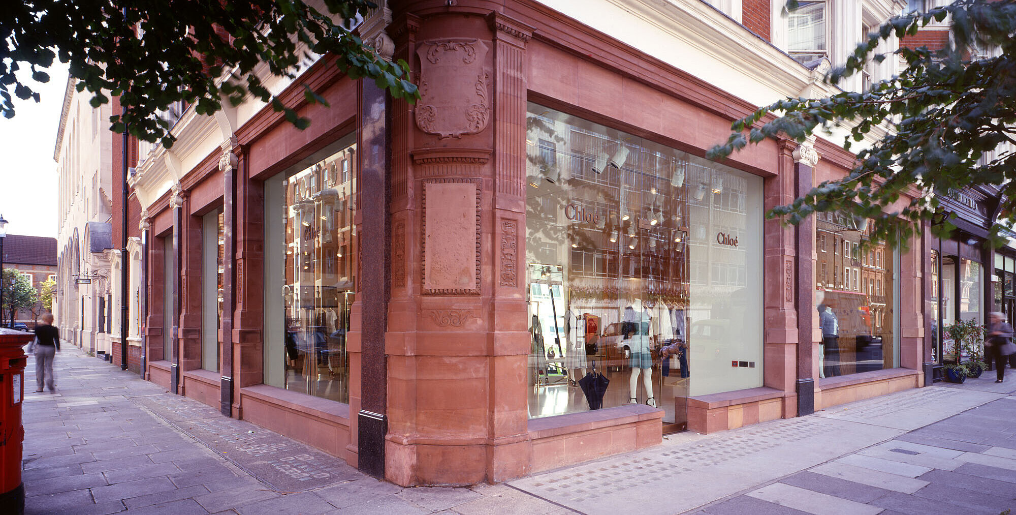 Licht als Gestaltungselement: KAPILUX im Chloé-Flagship-Store